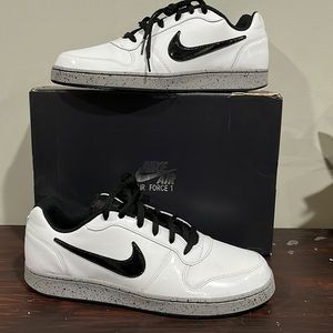 Nike sneakers e ones great condition slight crease